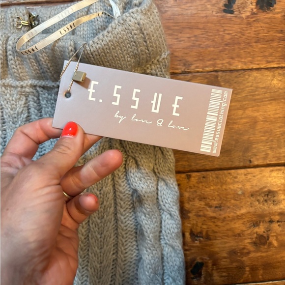 NWT E.SSUE Gray Cable Knit Skirt sz sm - Picture 2 of 4